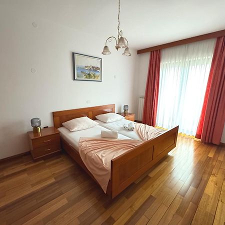 Apartments Villa Mirjam Porec Bagian luar foto