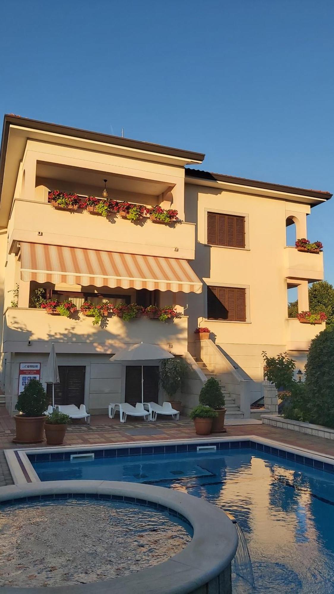 Apartments Villa Mirjam Porec Bagian luar foto